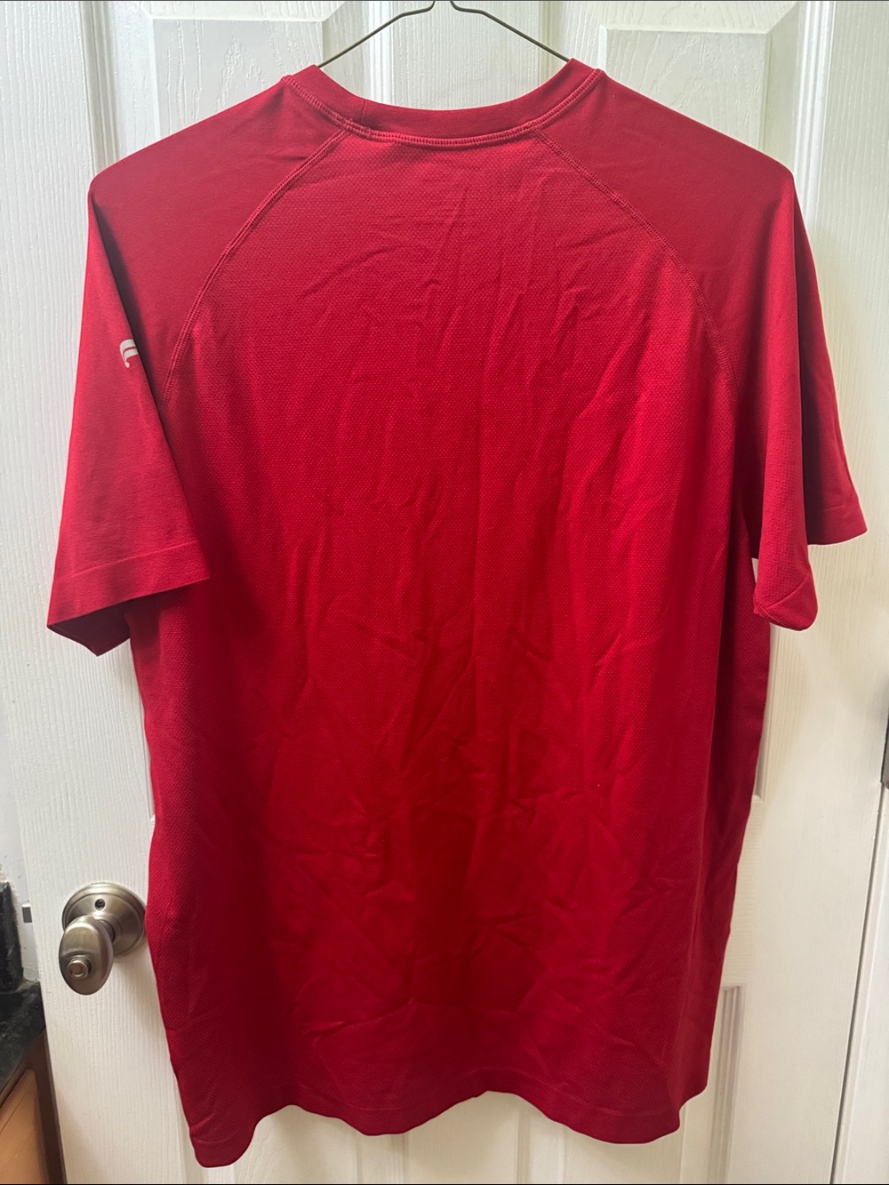 Fabletics Red Short Sleeve Crew Performance Tee - Picture 3 of 3